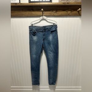 IZOD Men's Blue Jeans skinny fit light wash 36x34